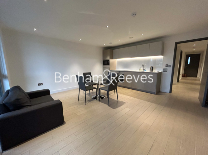 1  bedroom flat to rent in Canalside Square, Islington, N1-image 11