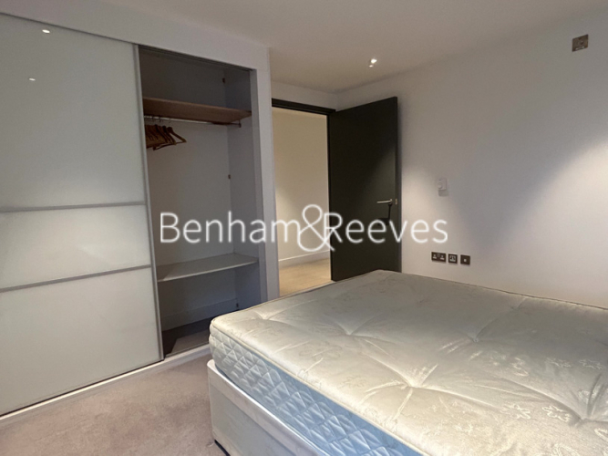 1  bedroom flat to rent in Canalside Square, Islington, N1-image 13
