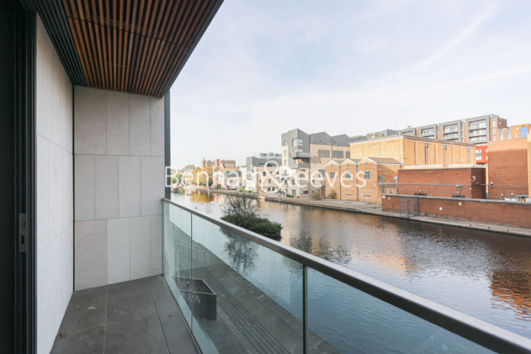 3 bedrooms flat to rent in City Road, Shoreditch, EC1V-image 5