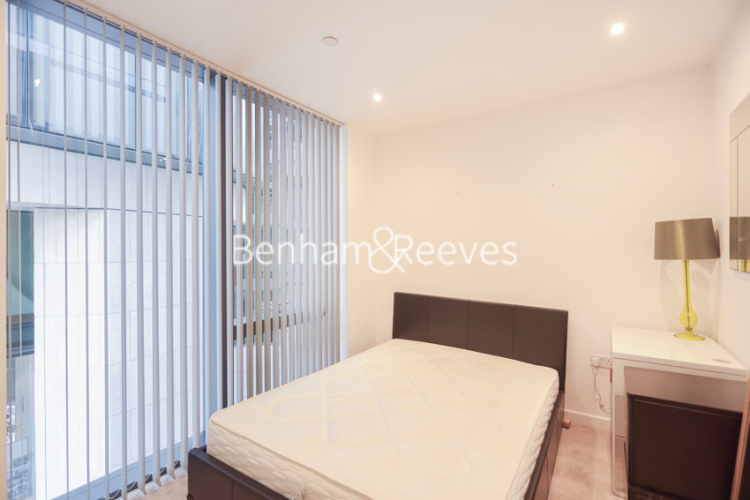 3 bedrooms flat to rent in City Road, Shoreditch, EC1V-image 9