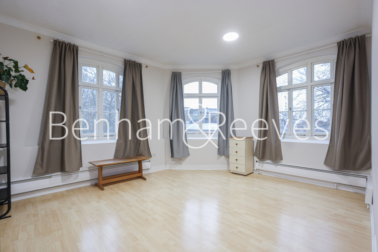 2 bedrooms flat to rent in St. John Street, Clerkenwell, EC1V-image 1