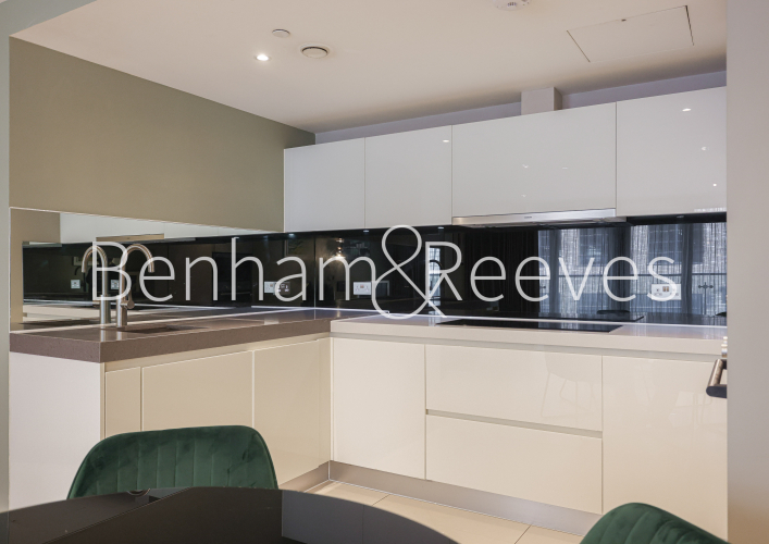 2 bedrooms flat to rent in Bezier Apartments, City Road,EC1Y-image 2
