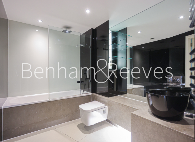 2 bedrooms flat to rent in Bezier Apartments, City Road,EC1Y-image 5
