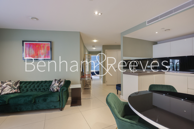 2 bedrooms flat to rent in Bezier Apartments, City Road,EC1Y-image 8