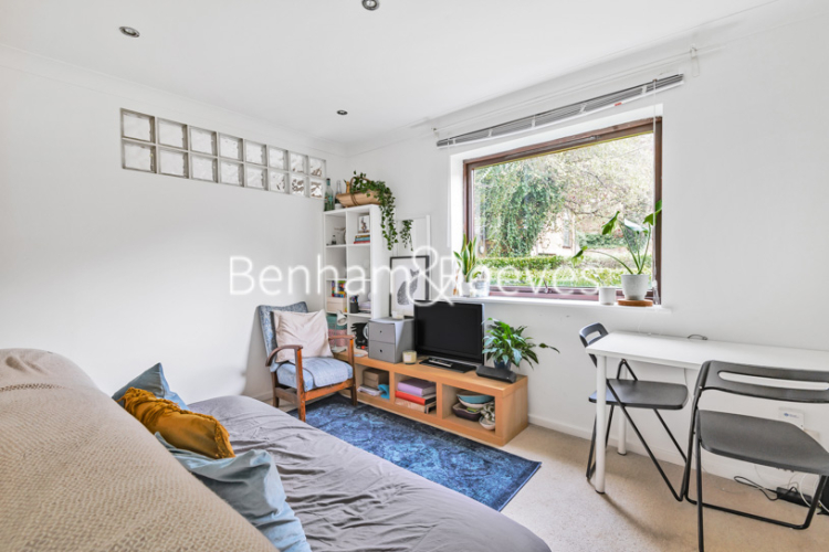1 bedroom flat to rent in Tinniswood Close, Drayton Park, N5-image 2