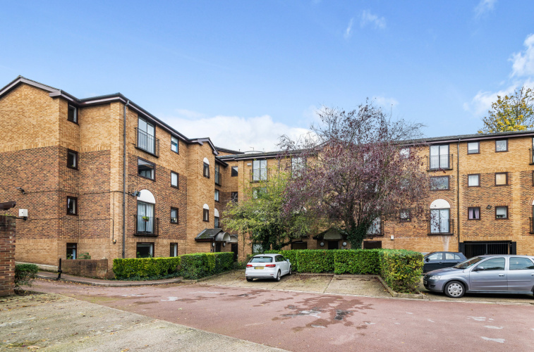1  bedroom flat to rent in Tinniswood Close, Drayton Park, N5-image 7