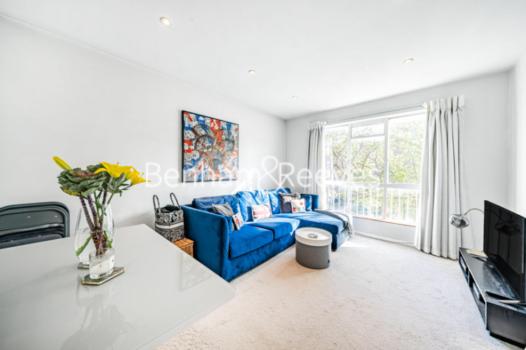 1  bedroom flat to rent in Fisher House, Ward Road, N19-image 2