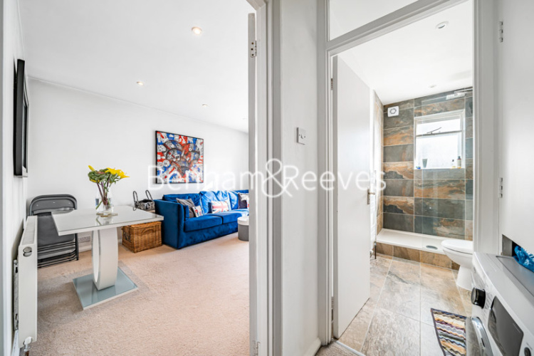 1  bedroom flat to rent in Fisher House, Ward Road, N19-image 6
