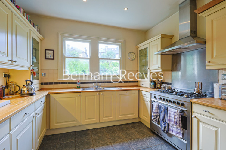 5  bedrooms house to rent in Archibald Road, Tufnell Park, N7-image 2
