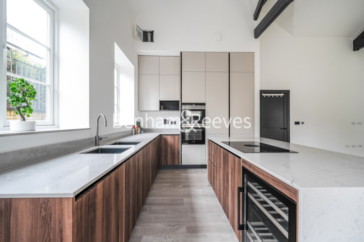 2  bedrooms flat to rent in Daffodil Crescent, Barnet, EN4-image 2