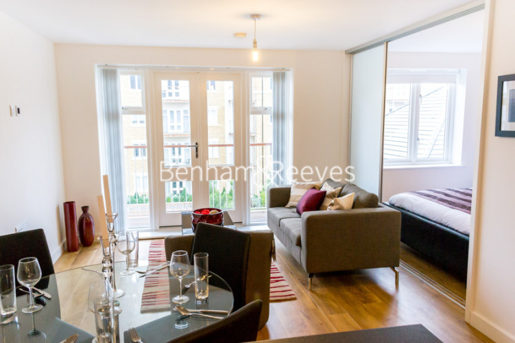 1  bedroom flat to rent in Park Lodge Avenue, West Drayton, UB7-image 1