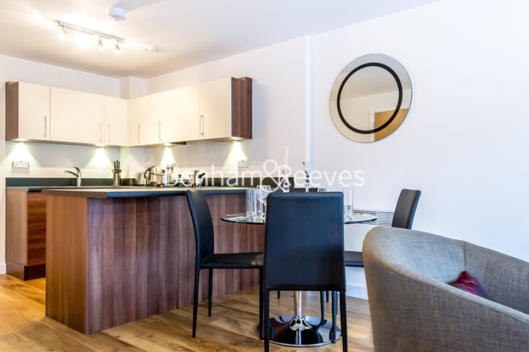 1  bedroom flat to rent in Park Lodge Avenue, West Drayton, UB7-image 2