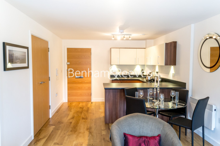 1  bedroom flat to rent in Park Lodge Avenue, West Drayton, UB7-image 6