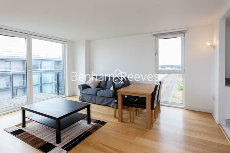 2  bedrooms flat to rent in Station Approach, Hayes, UB3-image 1