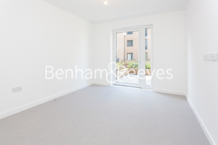 2  bedrooms flat to rent in Holman Drive, Norwood Green, UB2-image 3