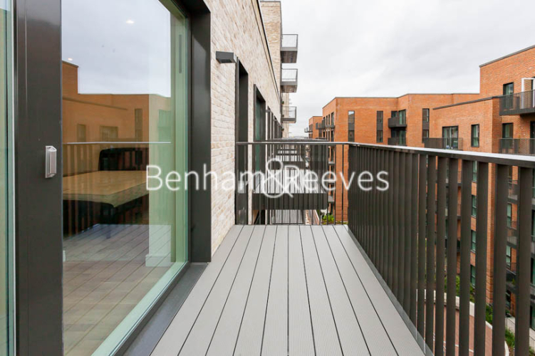 1  bedroom flat to rent in Accolade Avenue, Southall, UB1-image 5