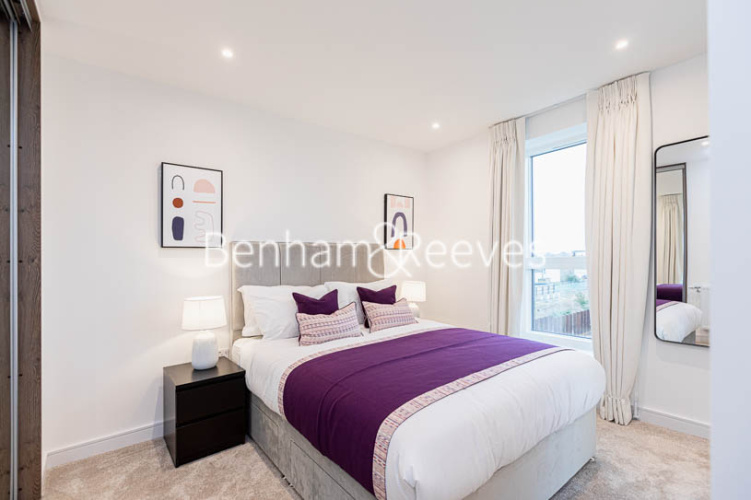 1 bedroom flat to rent in Accolade Avenue, Southall, UB1-image 3