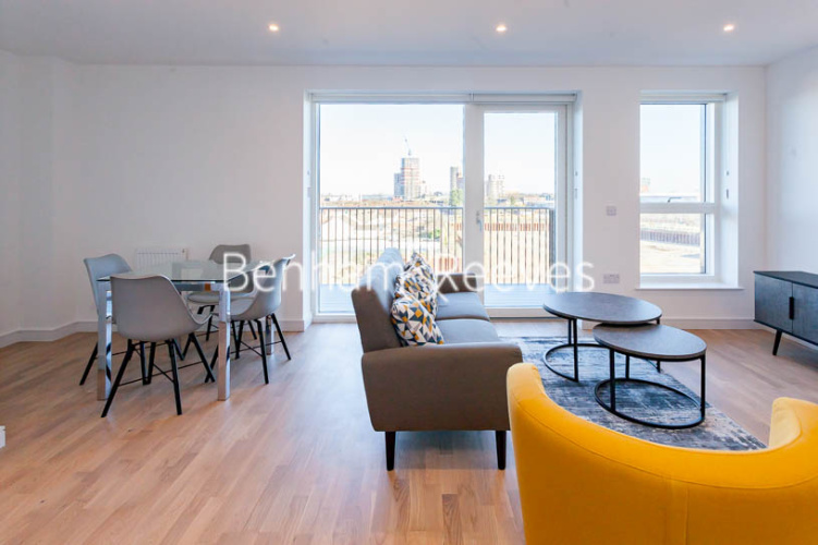 2  bedrooms flat to rent in Accolade Avenue, Southall, UB1-image 3