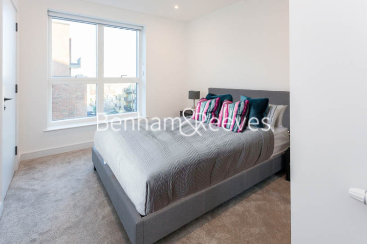 2  bedrooms flat to rent in Accolade Avenue, Southall, UB1-image 4