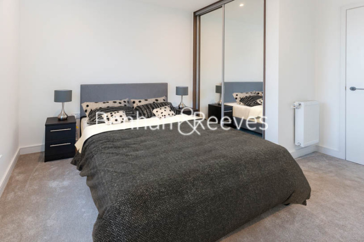 2  bedrooms flat to rent in Accolade Avenue, Southall, UB1-image 8