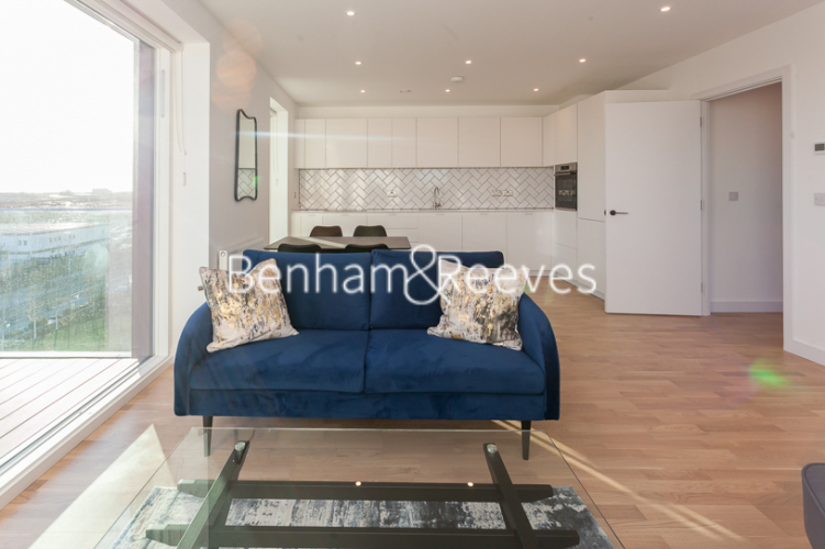 2  bedrooms flat to rent in Edwin House, Accolade Avenue, UB1-image 1