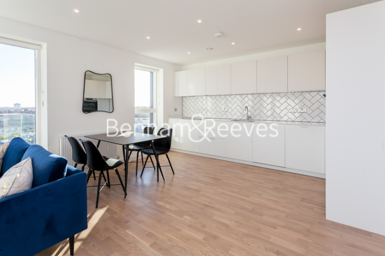 2 bedrooms flat to rent in Accolade Avenue, Southall, UB1-image 2