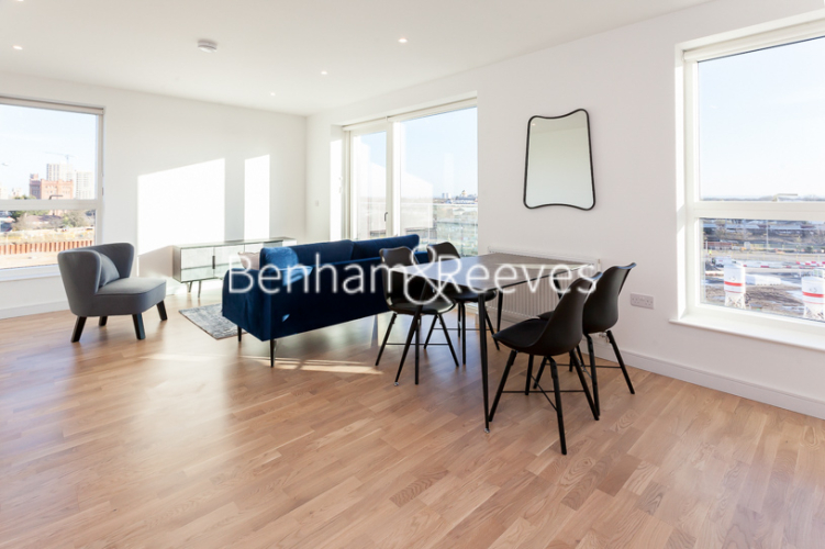 2  bedrooms flat to rent in Edwin House, Accolade Avenue, UB1-image 3