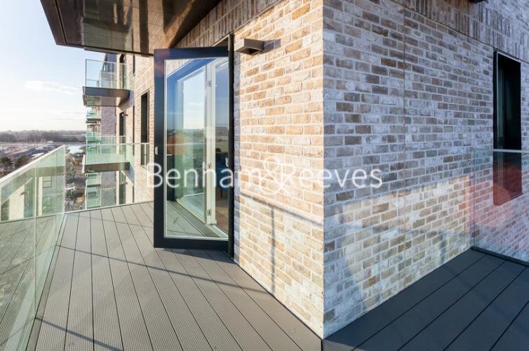 2  bedrooms flat to rent in Edwin House, Accolade Avenue, UB1-image 14