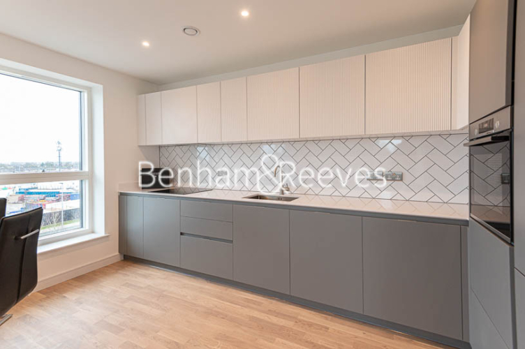 2 bedrooms flat to rent in Accolade Avenue, Southall, UB1-image 2