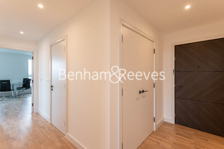 2 bedrooms flat to rent in Accolade Avenue, Southall, UB1-image 5