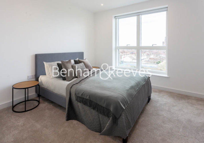 2 bedrooms flat to rent in Accolade Avenue, Southall, UB1-image 11