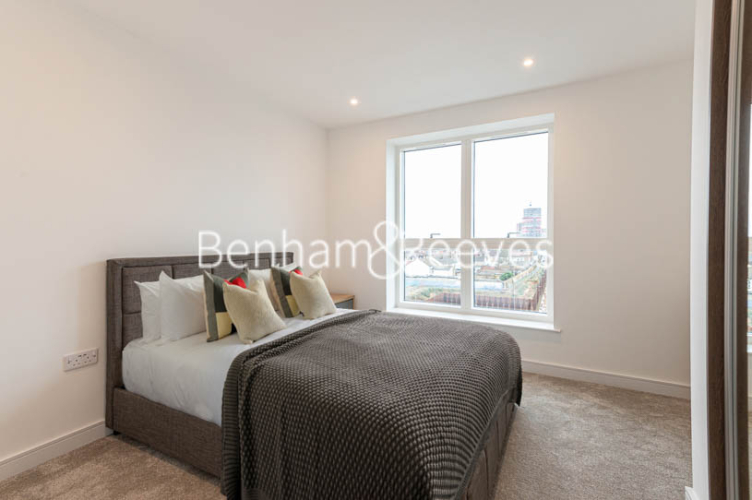 2 bedrooms flat to rent in Accolade Avenue, Southall, UB1-image 13