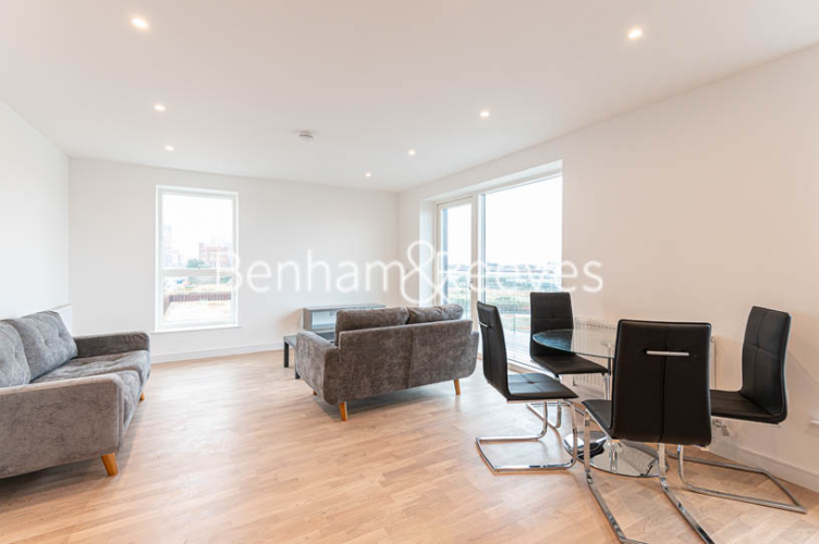 2 bedrooms flat to rent in Accolade Avenue, Southall, UB1-image 15