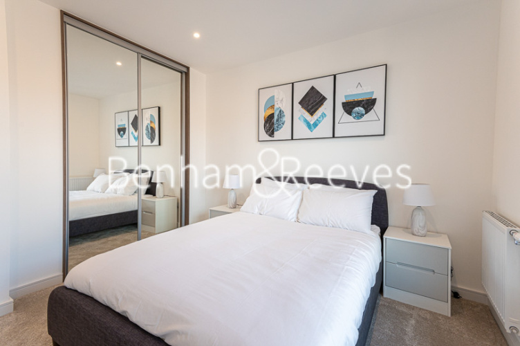 1  bedroom flat to rent in Accolade Avenue, Southall. UB1-image 8