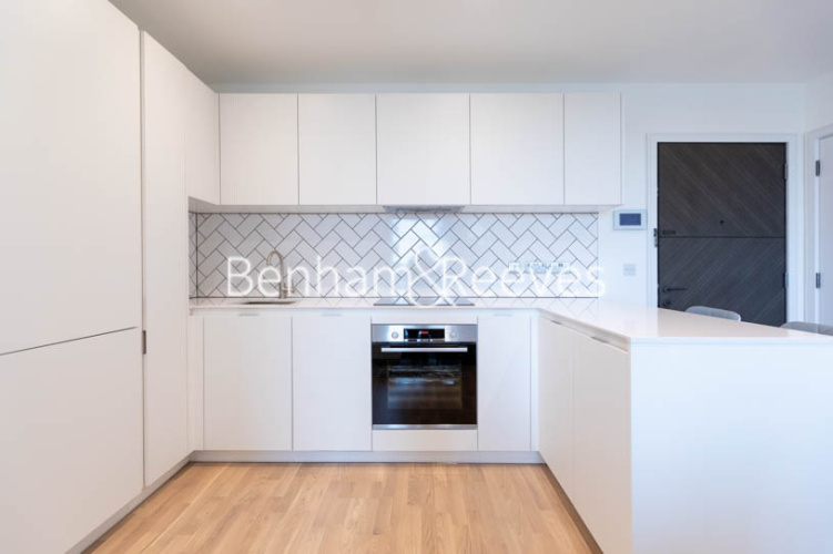 1  bedroom flat to rent in Accolade Avenue, Southall, UB1-image 2