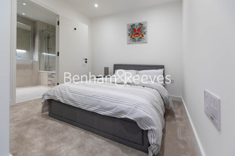 1  bedroom flat to rent in Accolade Avenue, Southall, UB1-image 3