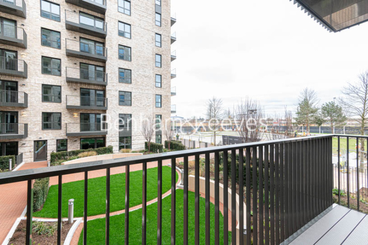 1  bedroom flat to rent in Greenleaf Walk, Southall, UB1-image 5