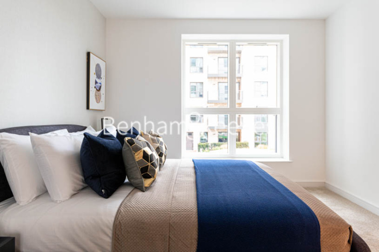 1  bedroom flat to rent in Greenleaf Walk, Southall, UB1-image 10