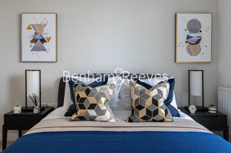 1  bedroom flat to rent in Greenleaf Walk, Southall, UB1-image 14
