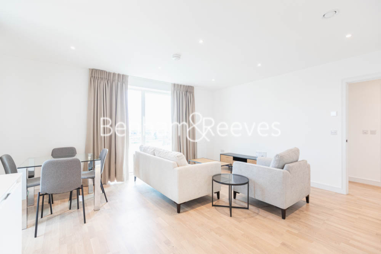 2  bedrooms flat to rent in Greenleaf Walk, Southall, UB1-image 10