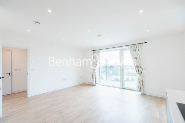 2 bedrooms flat to rent in Accolade Avenue, Southall, UB1-image 1