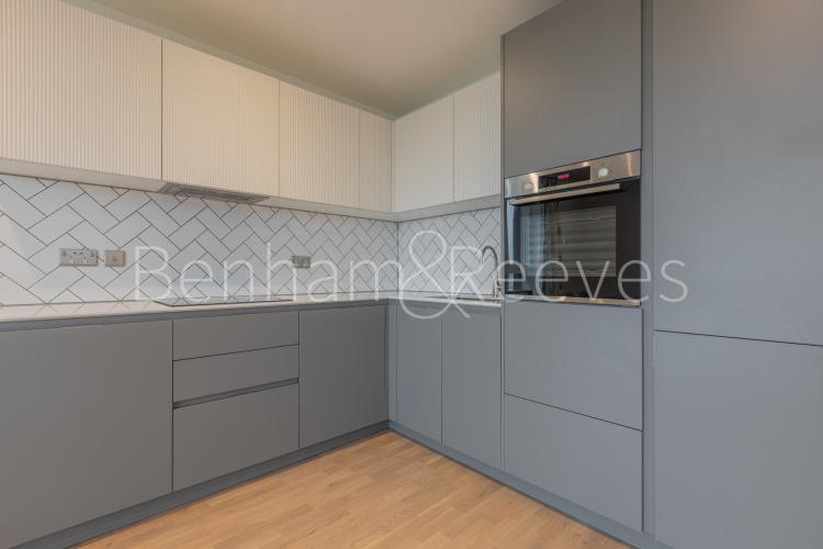 2 bedrooms flat to rent in Accolade Avenue, Southall, UB1-image 2