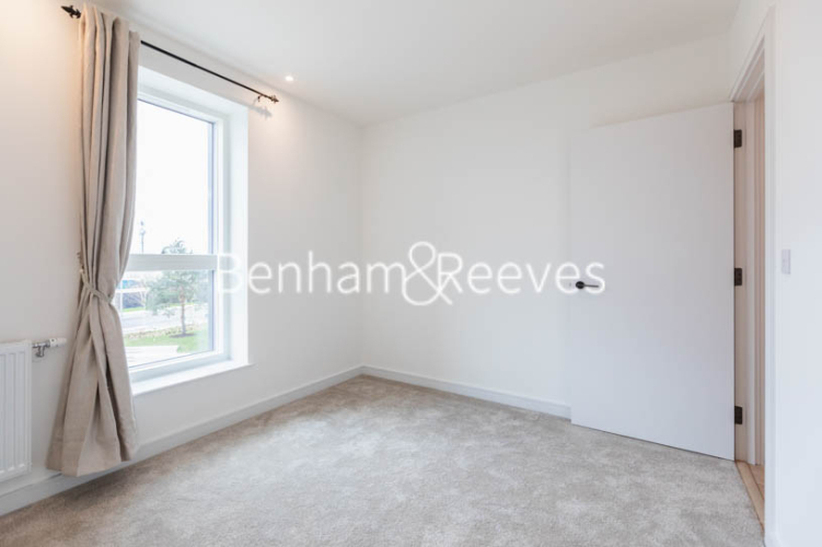 2 bedrooms flat to rent in Accolade Avenue, Southall, UB1-image 8