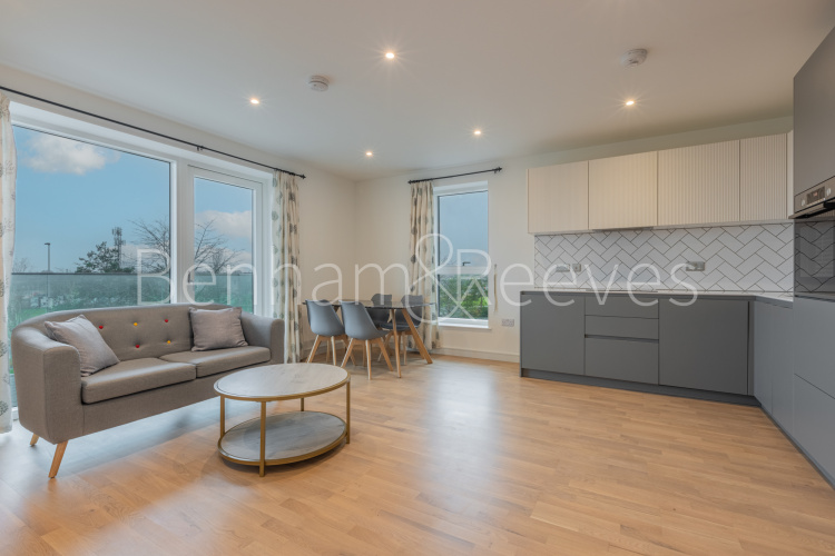 2 bedrooms flat to rent in Accolade Avenue, Southall, UB1-image 8