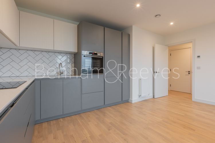 2 bedrooms flat to rent in Accolade Avenue, Southall, UB1-image 9