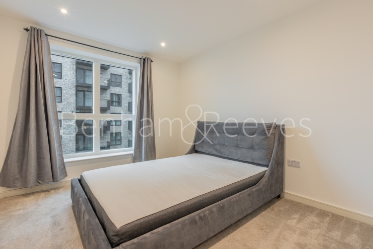 2  bedrooms flat to rent in Accolade Avenue, Southall, UB1-image 14