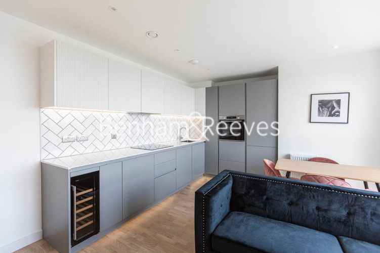 2  bedrooms flat to rent in Accolade Avenue, Southall, UB1-image 7