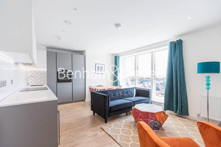 2  bedrooms flat to rent in Accolade Avenue, Southall, UB1-image 10