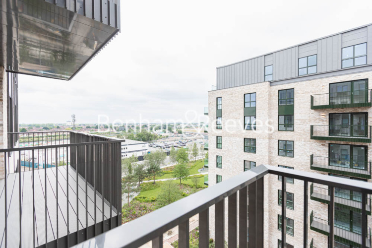 1  bedroom flat to rent in Greenleaf Walk, Southall, UB1-image 5