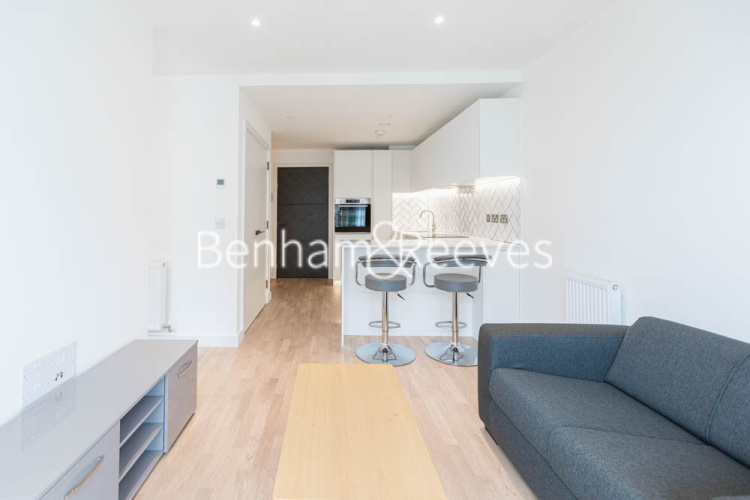 1  bedroom flat to rent in Greenleaf Walk, Southall, UB1-image 10